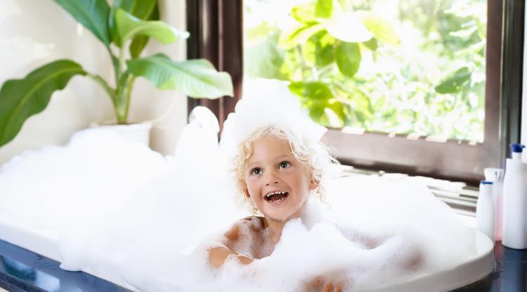 Milyen gyakran érdemes megmosni a kisgyermek haját? Fotó: Getty Images