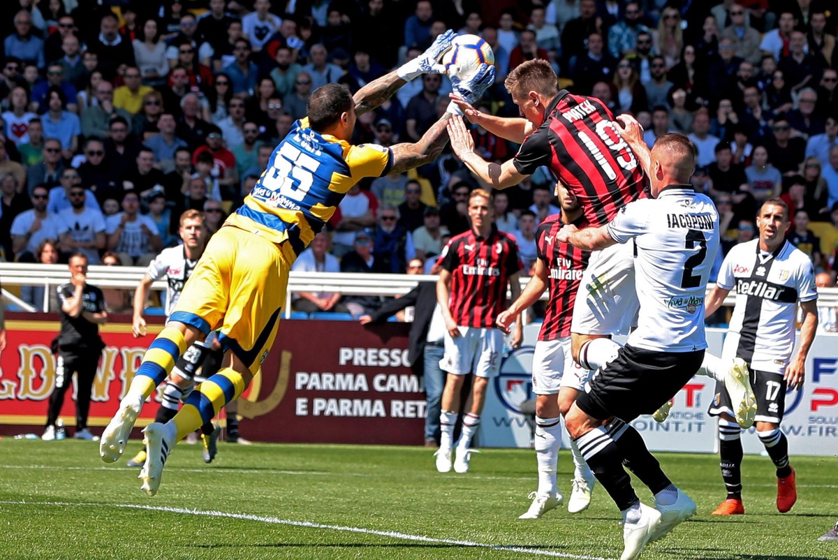 Piątek nie pokonał bramkarza beniaminka. AC Milan tyko zremisował z Parmą