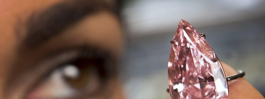 'The Unique Pink' diamond auction 