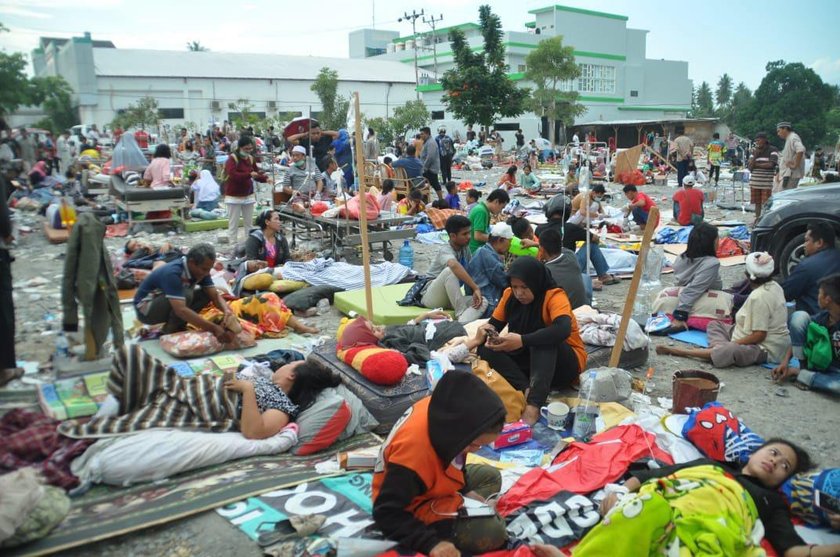 Indonezja: Rośnie liczba ofiar trzęsienia ziemi i tsunami na Sulawesi