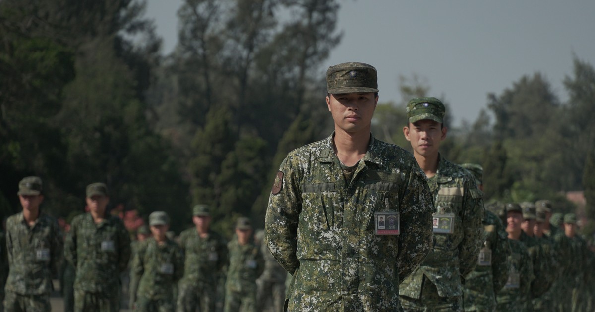 Video of Taiwanese soldiers hurling rocks at Chinese drone sparks ...