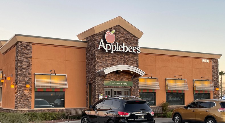 It was time to try Applebee's for the first time.