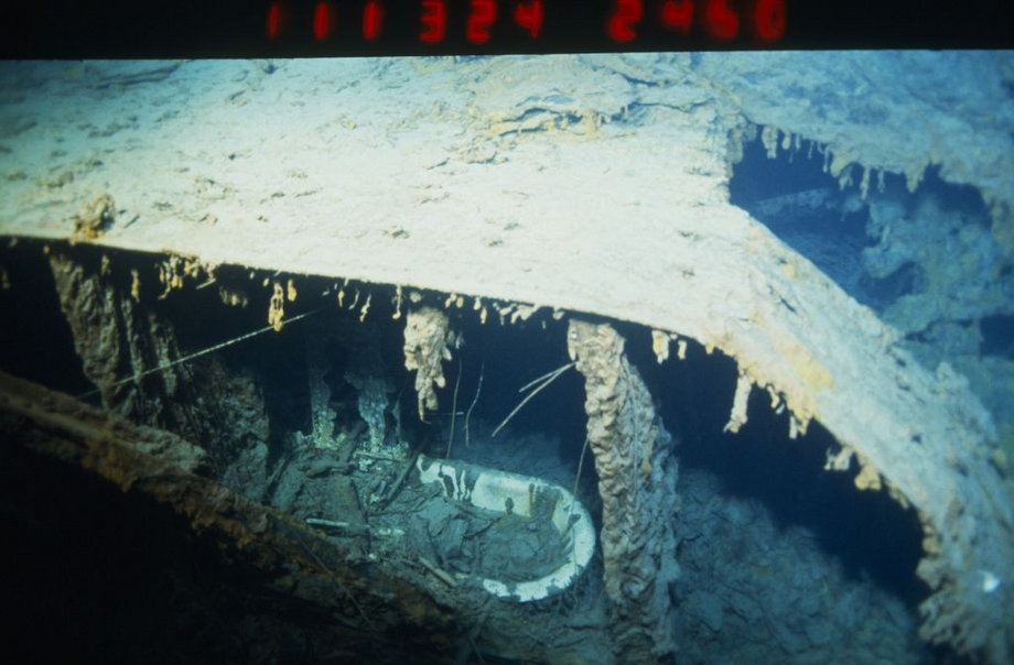 Wrak Titanica z widoczną wanną na zdjęciu z 1996 r.