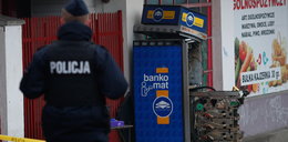 W Krakowie wysadzono bankomat. Części poleciały na tory