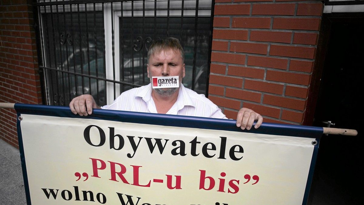 Waldemar Bonkowski w ostatnich wyborach zdobył mandat senatorski z list Prawa i Sprawiedliwość na Pomorzu. Jest też wiceprzewodniczącym sejmiku pomorskiego. Słynie z dość bezkompromisowych zachowań i wypowiedzi. Tym razem nazwał dziennikarza funkcjonariuszem, a dziennikarkę aktywistką rodem z PRL-u.