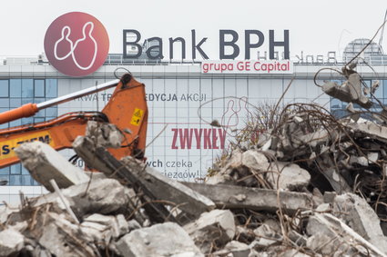 BPH TFI zmienia zarząd i nazwę, a klienci szykują pozew do sądu