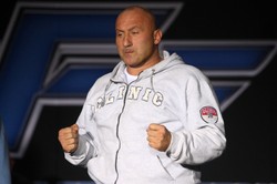 Marcin Najman znów się skompromitował. Skopał rywala w ringu