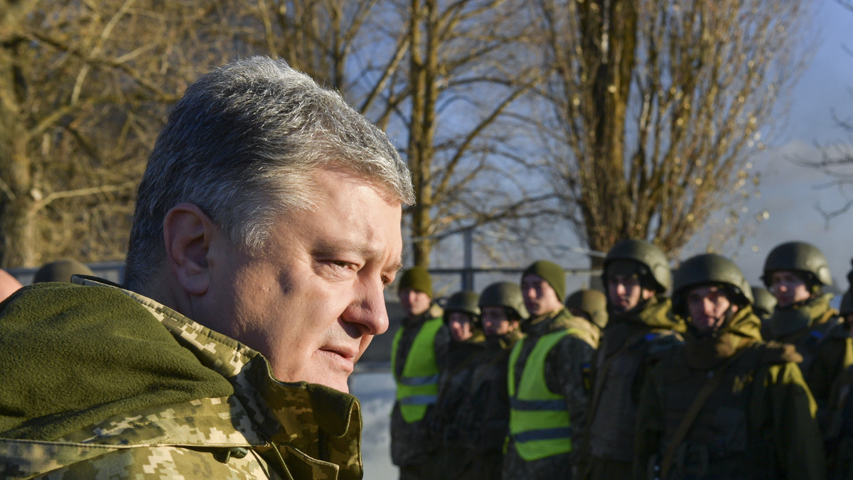 Prezydent Ukrainy Petro Poroszenko wezwał kraje członkowskie NATO, a zwłaszcza Niemcy, do rozmieszczenia okrętów wojennych na Morzu Azowskim w celu wsparcia jego kraju w konfrontacji z Rosją.