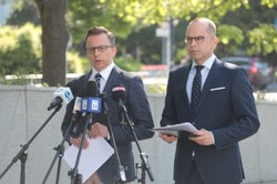 Joński i Szczerba: Kupienie jednego posła do większości sejmowej kosztuje 35 tys. zł miesięcznie