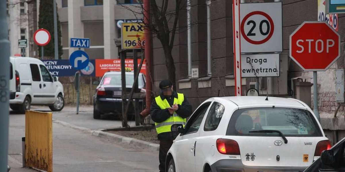 Nie zdzierajcie z nas przed szpitalami