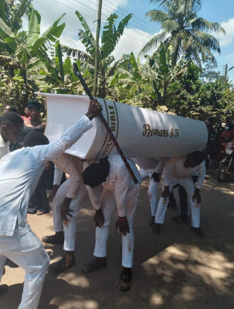 Bukom Banku and friends at his mother's funeral. Photo credit : Philip Otuo