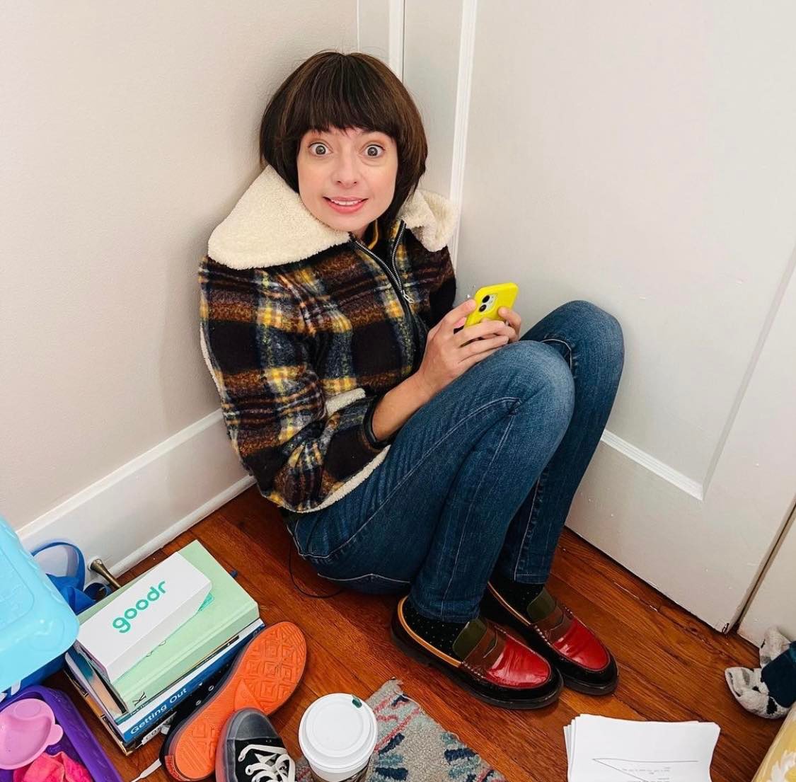 Kate Micucci v seriáli Teória veľkého tresku v rokoch stvárnila Rajovu lásku Lucy.