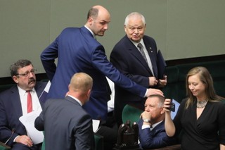 W Sejmie spory o wykonanie budżetu za 2021 rok. Banaś: Konieczna jest większa przejrzystość finansów publicznych