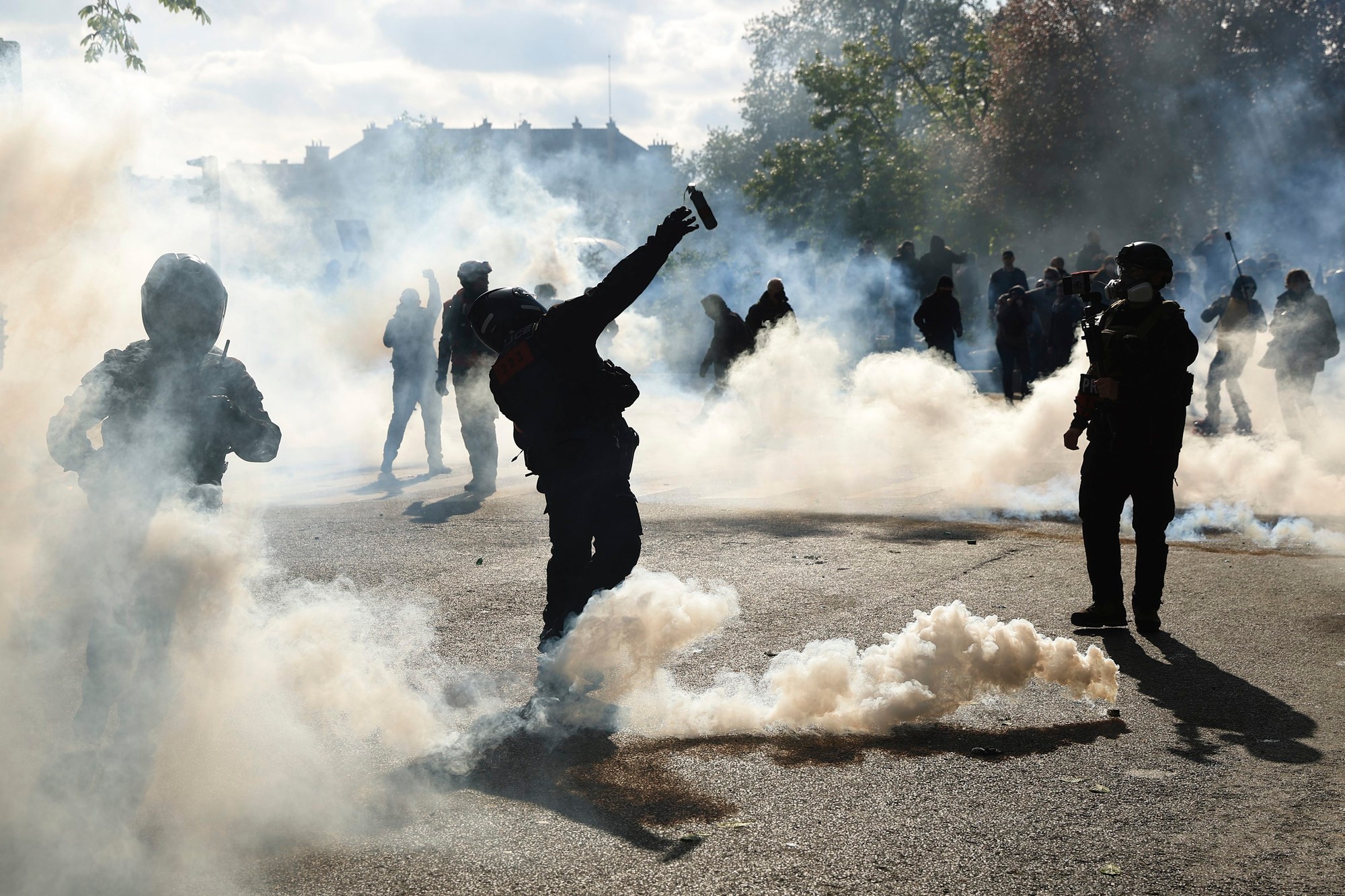 Protesty vo Francúzsku naberajú na sile.