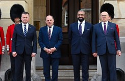 'Strategiczne partnerstwo z Londynem'. Rau i Błaszczak podpisali w Londynie dokument