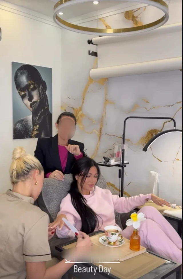 NI NALIK STAROJ! Stanija Dobrojević prošla niz tretmana pred SUSRET SA Asminom u "Eliti 9" - PAŠĆE VILICA KADA JE UGLEDA! (FOTO)