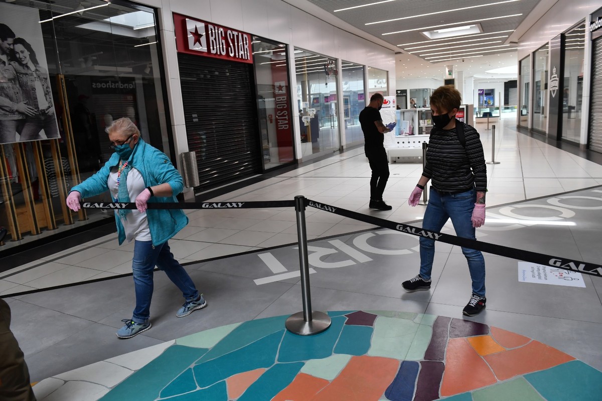 Przygotowania do otwarcia galerii handlowych