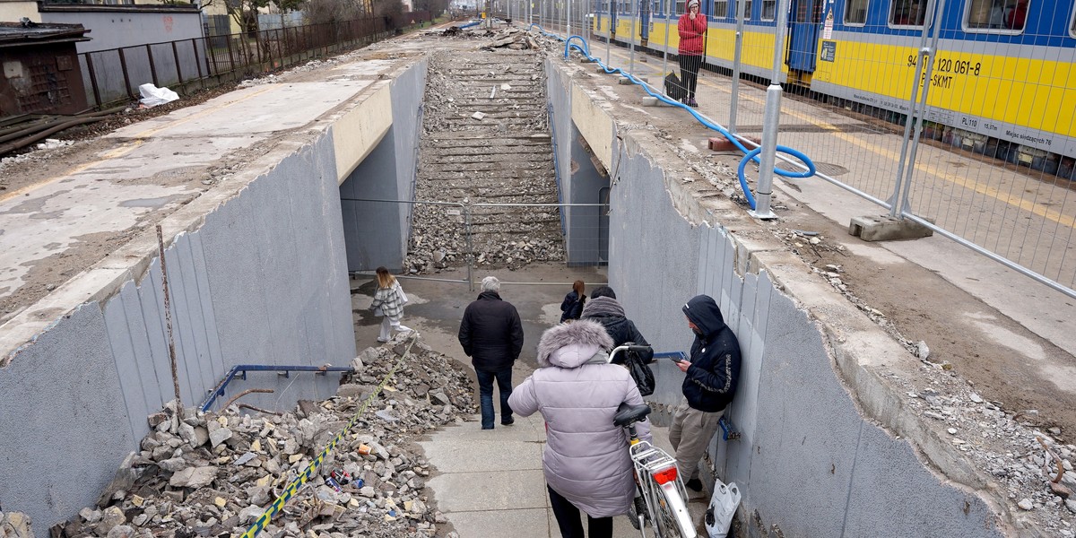 Pasażerowie nie narzekają na niedogodności. Wiedzą, że potem będzie już tylko lepiej!