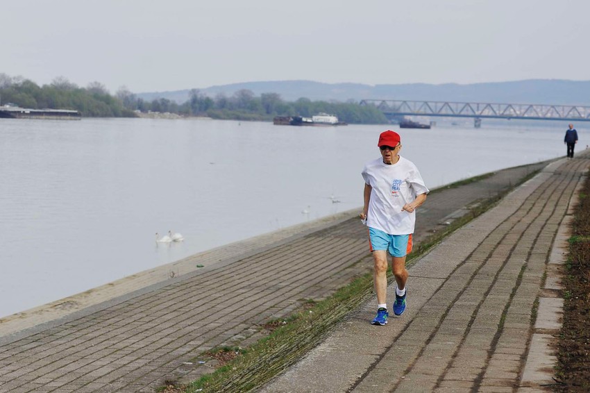 Duž reka se šire nesnosni mirisi