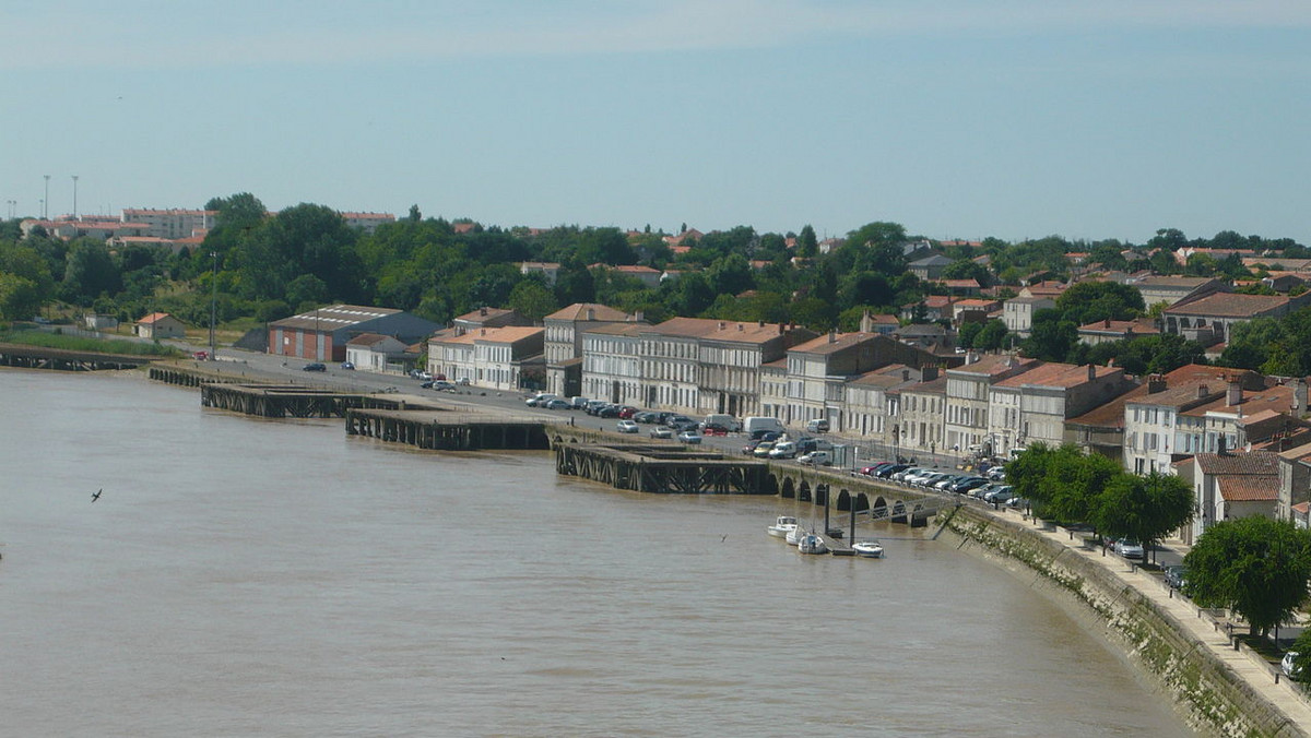 <strong>Kościół w 6-tys. miejscowości Tonnay-Charente w departamencie Charente-Maritime w zachodniej Francji został zbezczeszczony – poinformował biskup La Rochelle i Saintes.</strong>