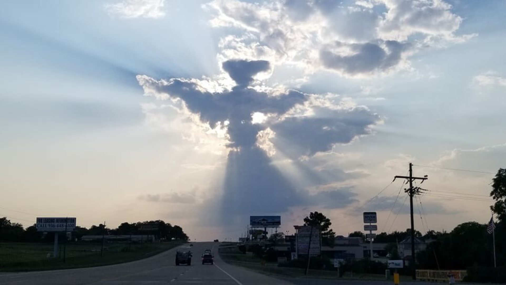 Na oblohe sa zjavil anjel.