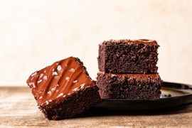Crnac bez jaja - recept za najsočniji čokoladni kolač koji savršeno rashlađuje