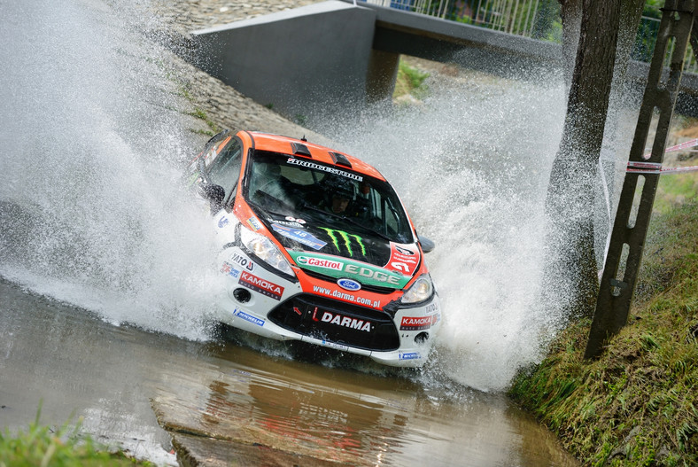 Castrol EDGE Fiesta Trophy na półmetku