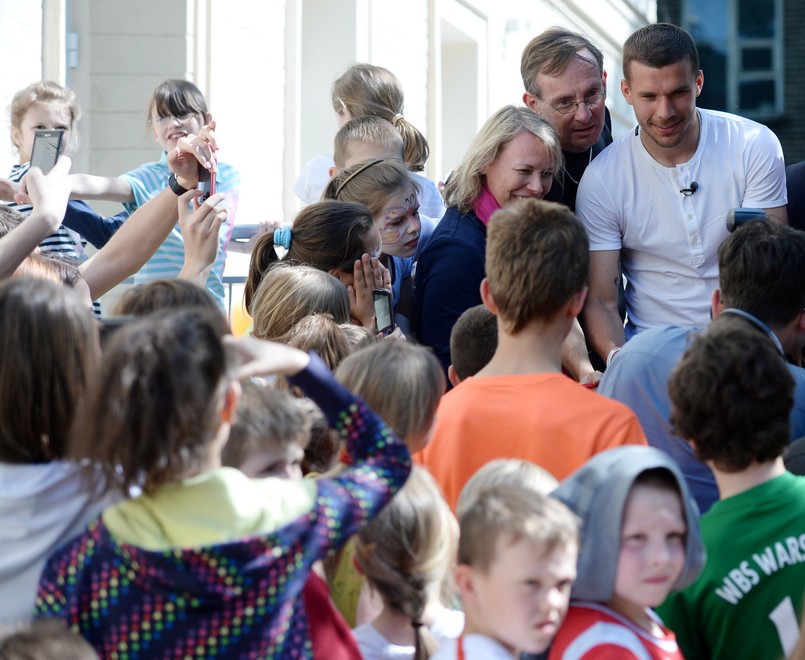 Lukas Podolski otworzył świetlicę dla dzieci na warszawskiej Pradze. ZDJĘCIA