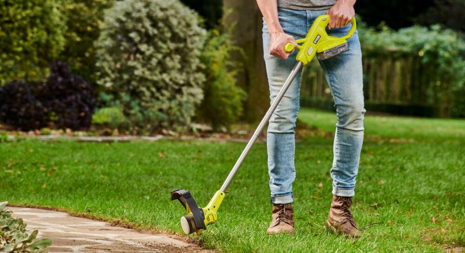 Podkaszarki akumulatorowe, które pomogą w trudno dostępnych miejscach