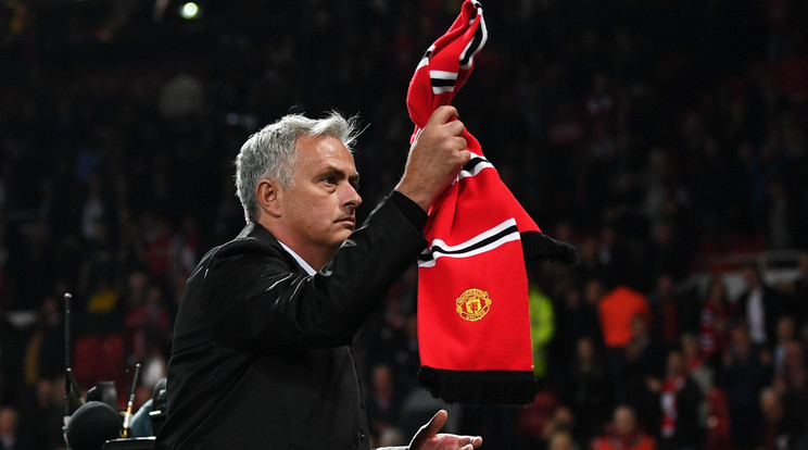 José Mourinho ingerülten nyilatkozott a háromgólos vereség után /Fotó: Getty Images