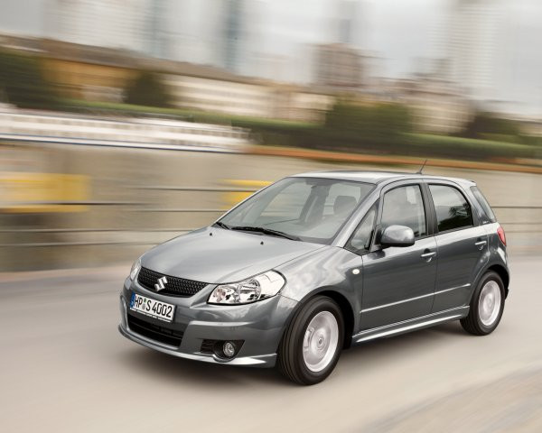 Suzuki SX4: zmieniony wygląd, mniejszy poziom emisji CO2 (ceny w Polsce)