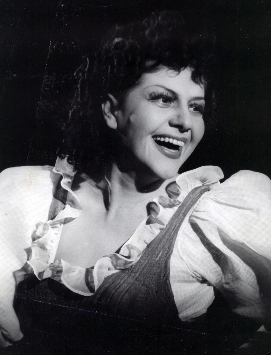 Mira Stupica kao Petrunjela u predstavi "Dundo Maroje" 