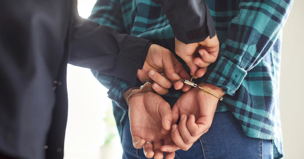 21-latek z zarzutami seksualnego wykorzystania uczniów podstawówki