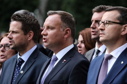 Premier Morawiecki: rząd PO podniósł wiek emerytalny wbrew woli Polaków. Trzaskowski odpowiada