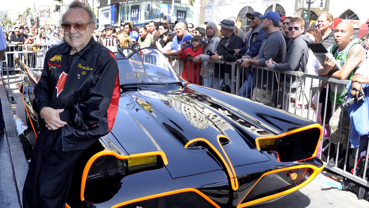 George Barris, legendarny twórca customowych samochodów, w tym także słynnego Batmobila nie żyje. Zmarł 5 listopada we śnie w wieku 89 lat. Informację o śmierci umieścił na Facebooku jego syn Bret Barris.