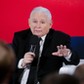 Prezes Prawa i Sprawiedliwości Jarosław Kaczyński podczas spotkania z mieszkańcami Ełku