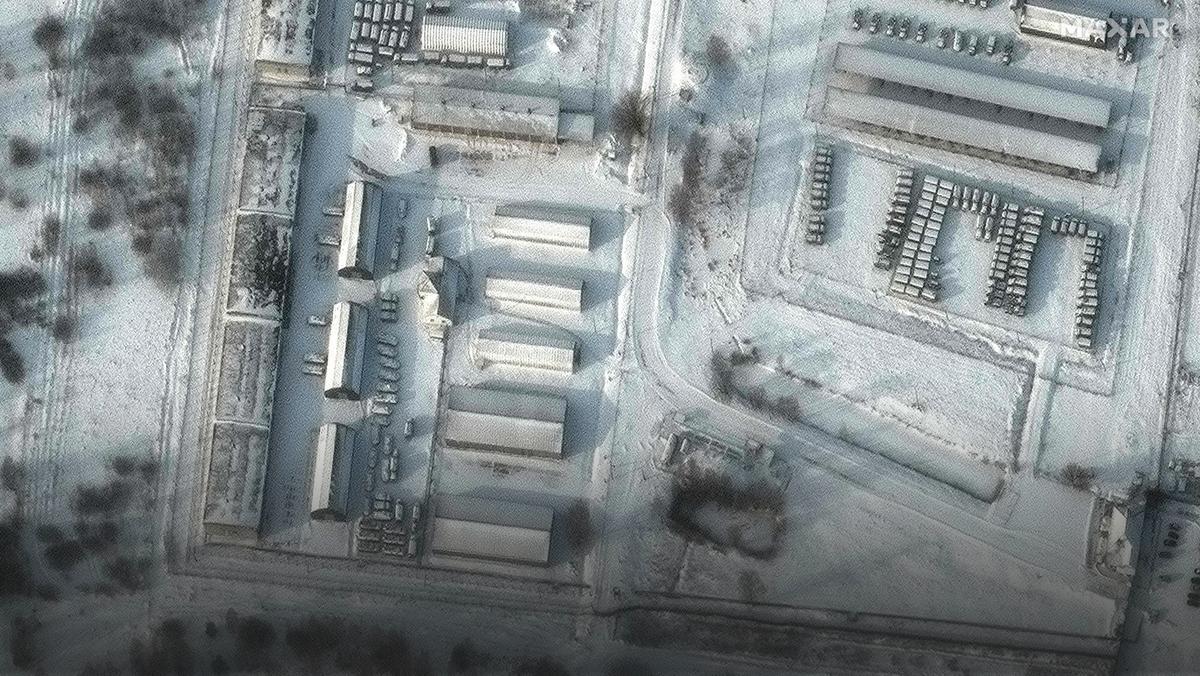 Rosyjskie wojsko przy granicy z Ukrainą. Zdjęcia satelitarne
