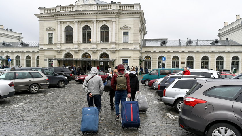 Lockdown na Wielkanoc. Czy będzie można odwiedzić rodzinę?