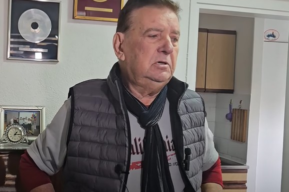"GODIŠNJE DOBIJAM 650 DINARA" Pevač živi skromno u Nišu, a kolega se obogatio od njegove pesme: "Prizeman sam čovek"