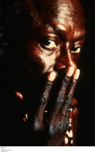 Miles Davis mówił, że malowanie trzymało go przy życiu, kiedy musiał odłożyć trąbkę
