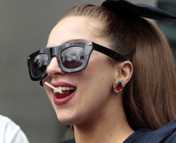 Lady GaGa ma w czym wybierać