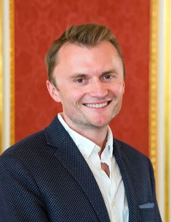 Jacoń z TVN24 ma transpłciową córkę. Opowiedział o jej coming oucie