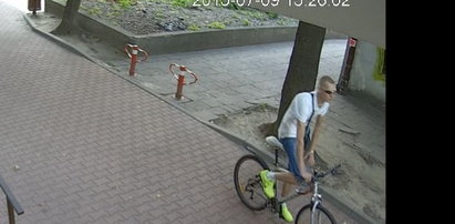 Poliicjanci szukają złodziei roweru