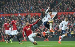 Liga angielska: Chelsea bliżej czołówki, duet z Manchesteru na czele [WIDEO]