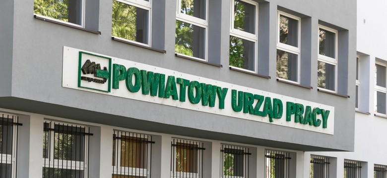 Kuszą pensją 11 tys. zł. A chętnych i tak brak