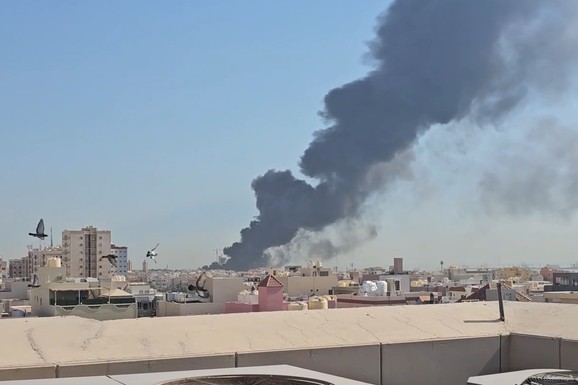 (VIDEO) BLISKI ISTOK U PLAMENU! Iran zasuo raketama američke baze u 3 zemlje, zavijale sirene, obustavljeni letovi: SAD uzvratile žestokim udarima, ima MRTVIH