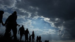 wielka fala migrantów zaleje europę? ekspertka: wojna na bliskim wschodzie to początek