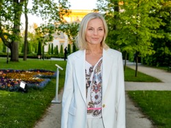 "Czy pani wie, że za to jest mandat?". Internauci oburzeni "ręczną myjnią leśną" Małgorzaty Foremniak