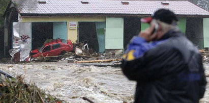 Polacy okradali powodzian w Czechach