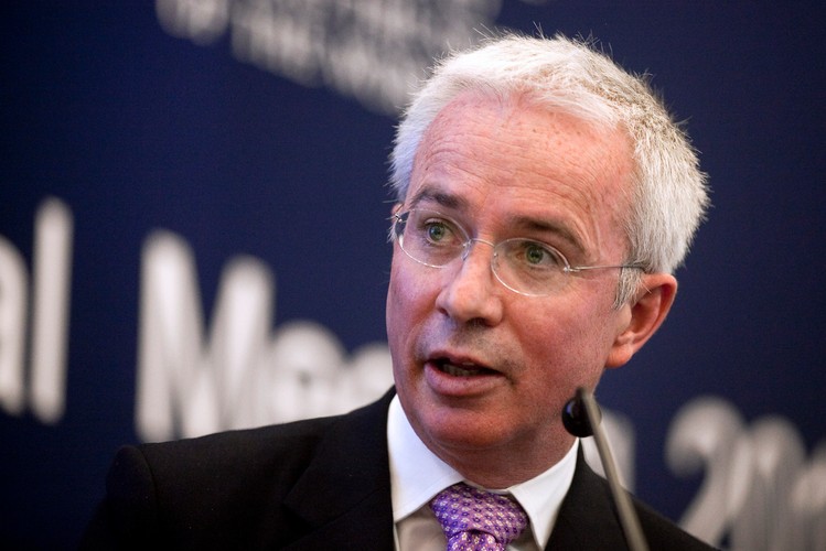 Peter Sands z Standard Charterem.